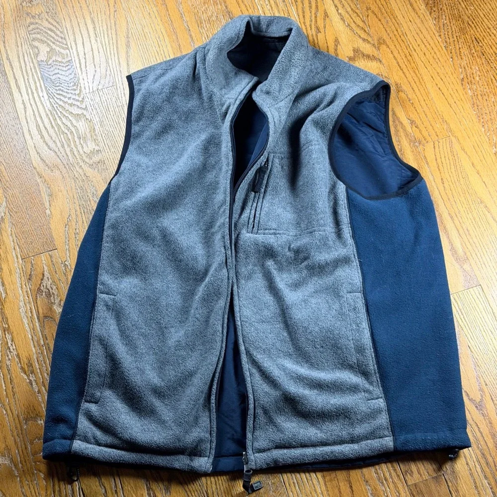 Izod PerformX XFG Reversible Vest Mens Large Navy Blue Nylon Grey Fleece Zip